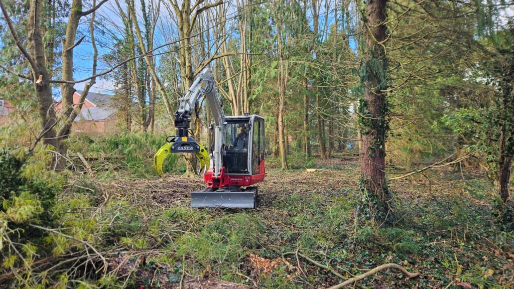 Takeuchi moving brash ready for stacking